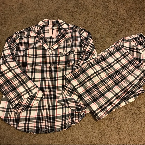 NWT Victorias Secret Pajama Set Pink and Gray Button Down with Front Pocket Logo - Picture 5 of 6